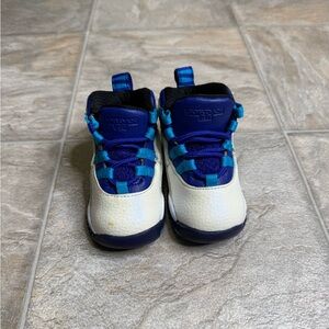 Air Jordan 10 Retro Charlotte TD Shoe Size 4c White 310808-107 Preowned